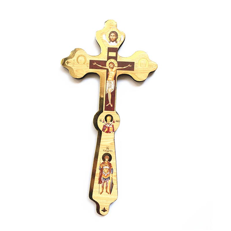 Como o artesanato religioso em madeira pode enriquecer os espaços espirituais e domésticos?